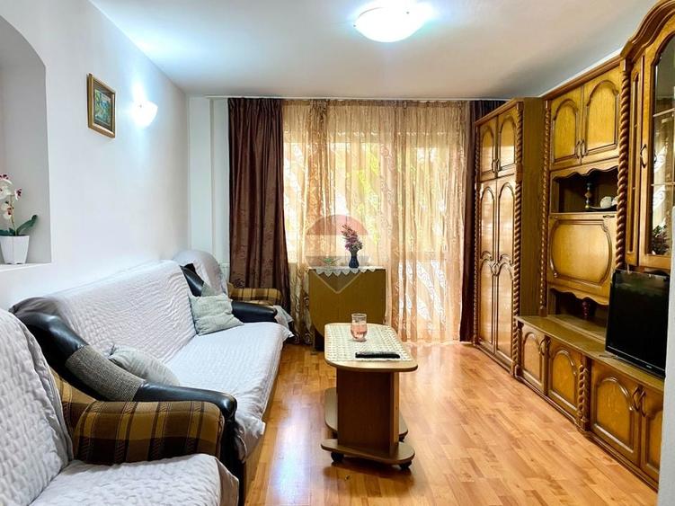 Închiriez apartament cu 2 camere str. CLOȘCA - CETATE - 3