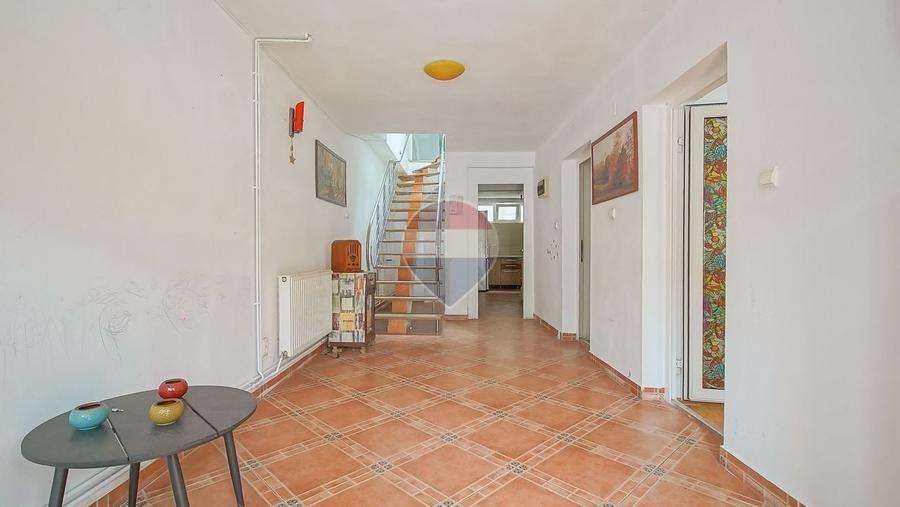 Casă individuală cu 4 camere cu Teren 122 Mp în Schei
