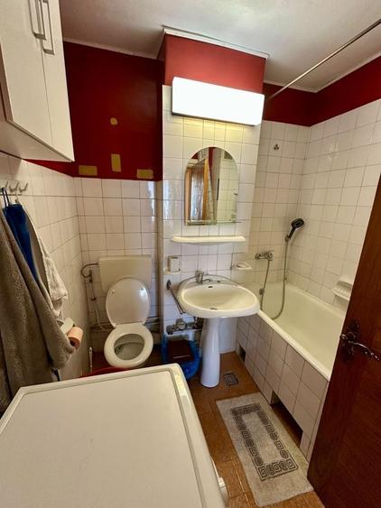 Apartament cu 4 camere decomandat în Central