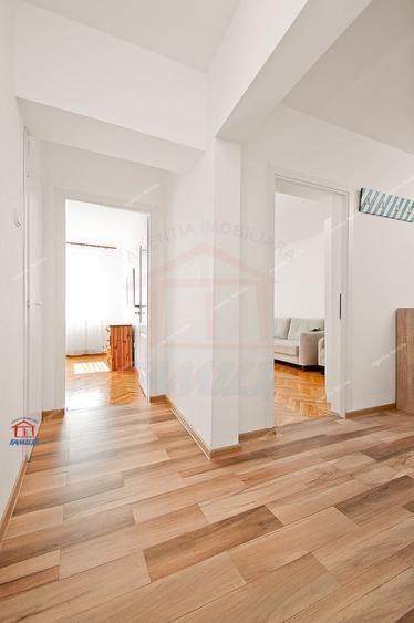 Apartament cu 3 camere decomandat, mobilat în Mazepa 1