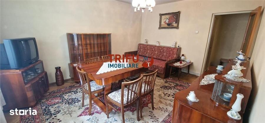Apartament cu 3 camere decomandat în Lipoveni