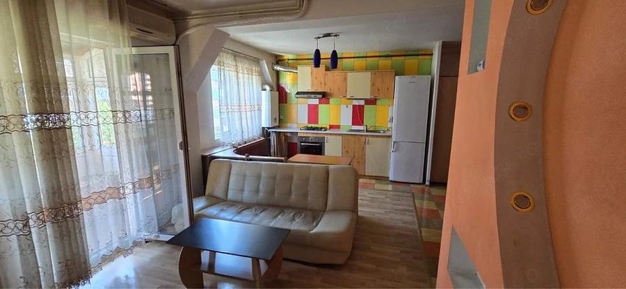Garsonieră decomandată în Central