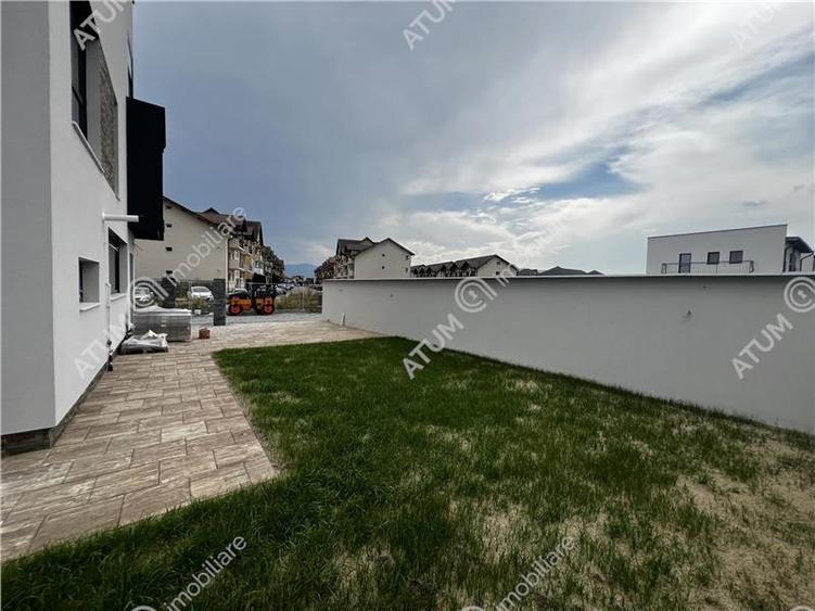 Duplex cu 4 camere cu Canalizare în Șelimbăr