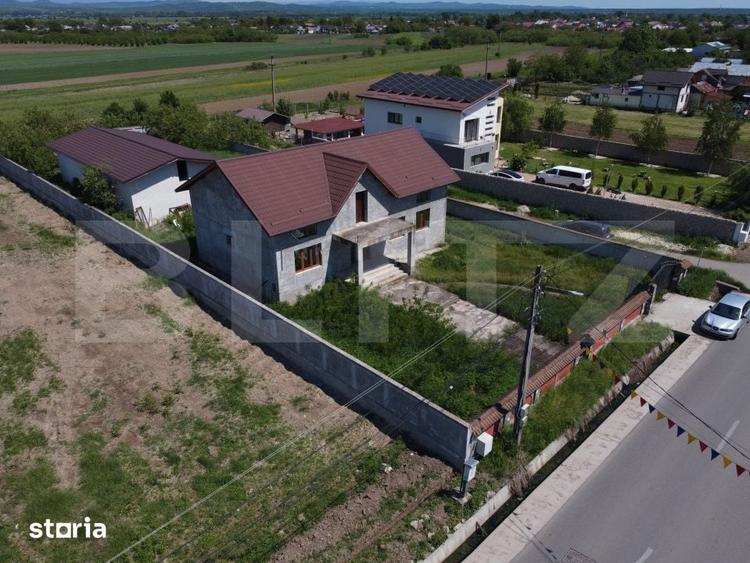 Casă cu 5 camere cu Teren 1204 Mp în Comișani