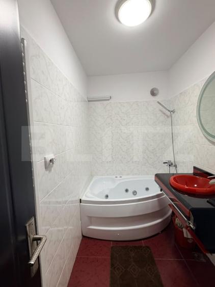 Apartament cu 2 camere semidecomandat, mobilat în Semicentral