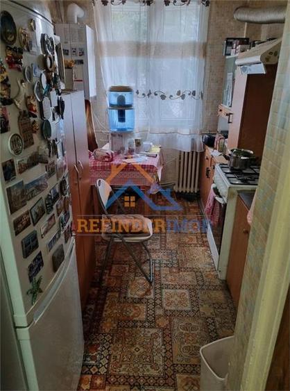 Apartament cu 4 camere decomandat în Berceni