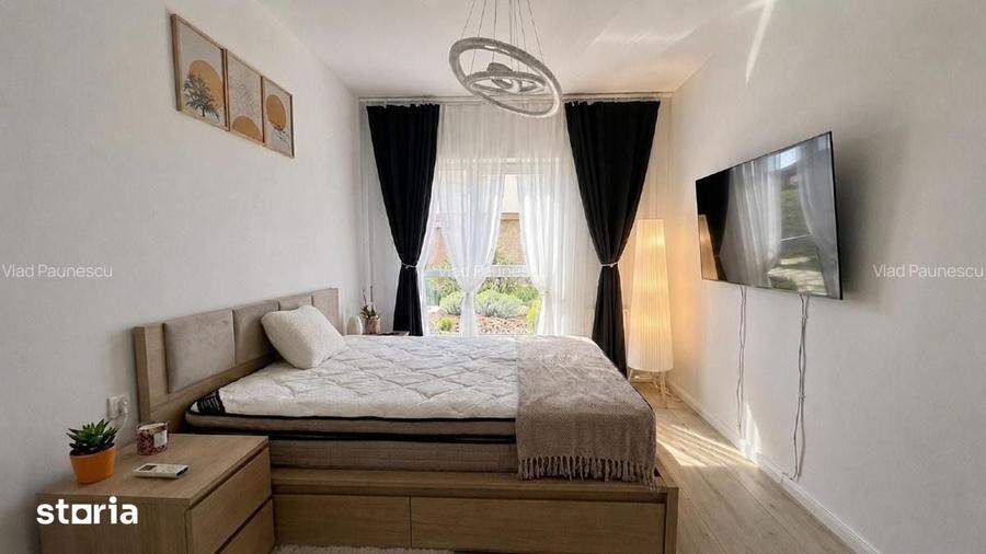 Apartament cu 3 camere semidecomandat în Tei