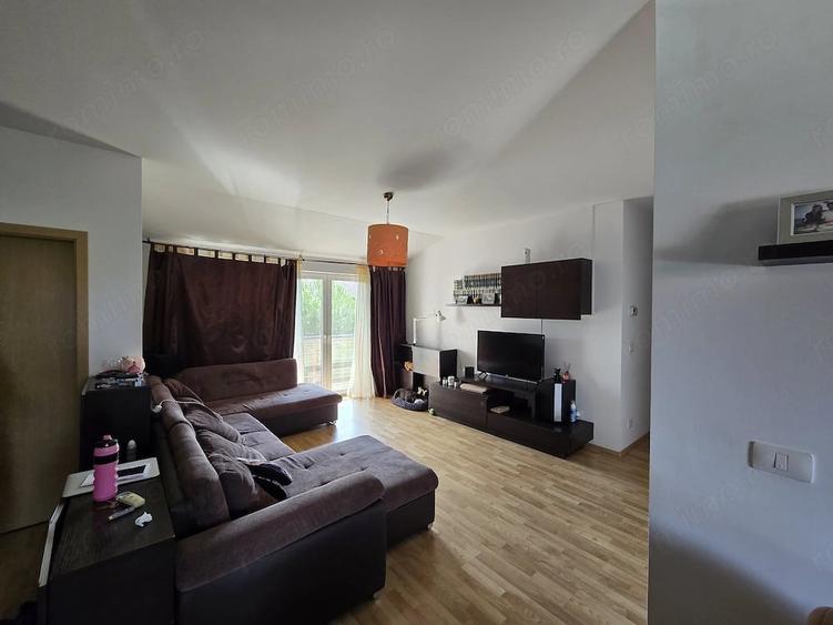 Apartament cu 3 camere decomandat în Dumbrăvița