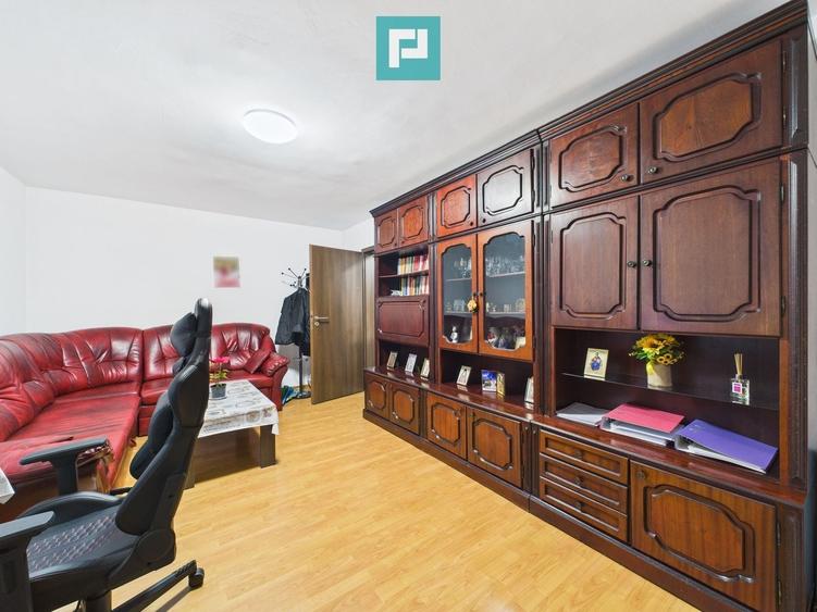 Apartament cu 3 camere decomandat, mobilat în Girocului