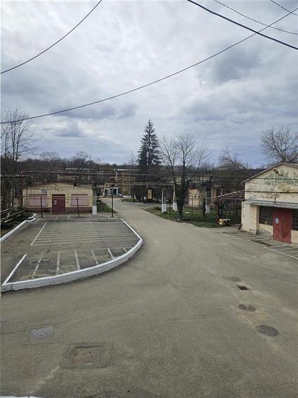 Spațiu industrial, de 3,400 mp, în Periferie