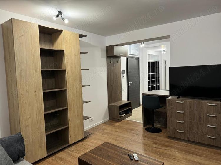 Apartament cu 2 camere decomandat în Titan