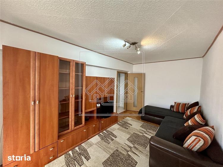 Apartament 2 camere, decomandat, la cheie, zona buna - 1