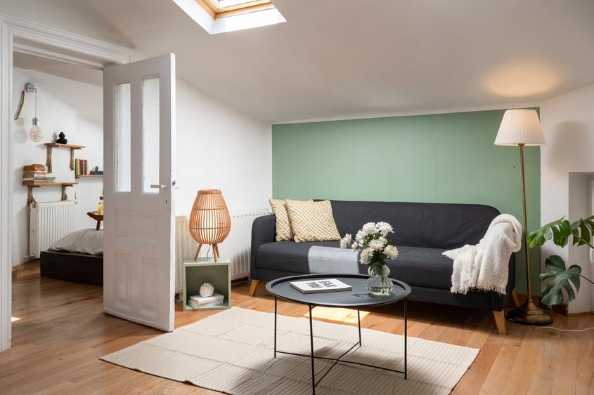 Apartament cu 3 camere semidecomandat, mobilat în Ultracentral