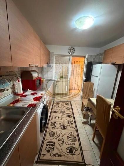 Apartament cu 3 camere decomandat în Berceni