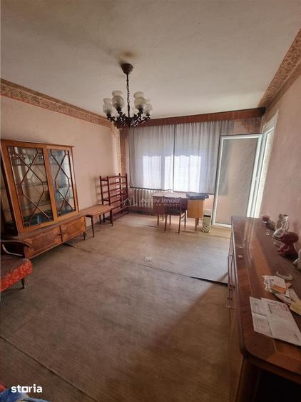 Apartament cu 3 camere decomandat în 1 Mai