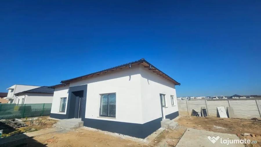 Casă cu 4 camere cu Teren 412 Mp în Malu Mare