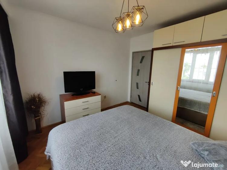 Apartament cu 2 camere semidecomandat în Tomis II