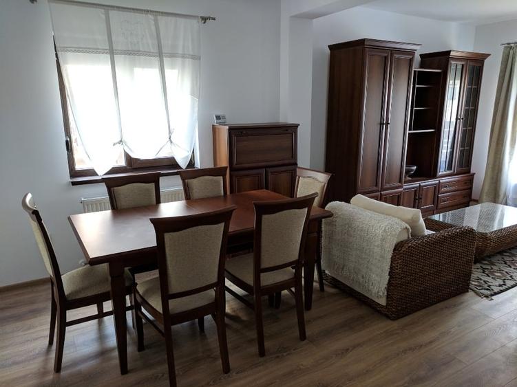 Duplex cu 4 camere cu Teren 150 Mp în Bucium