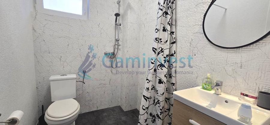 Casă individuală cu 6 camere cu Canalizare în Nufărul