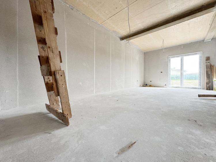 Duplex cu 3 camere cu Canalizare în Moșnița Veche