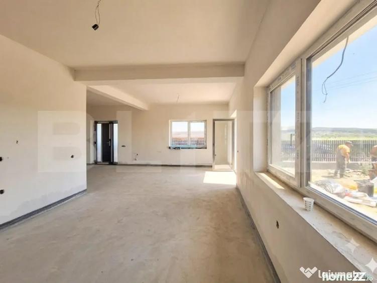 Casă cu 5 camere cu Teren 500 Mp în Jucu