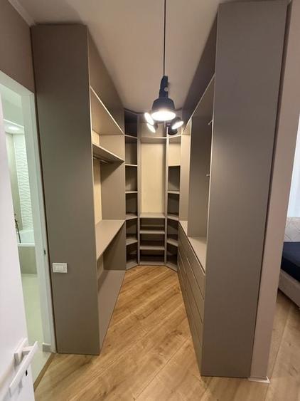 Apartament cu 3 camere semidecomandat, mobilat în Pipera