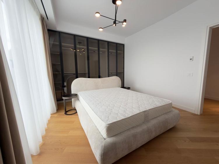 Apartament cu 4 camere în Iancu Nicolae
