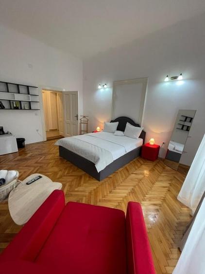 Apartament cu 3 camere decomandat, mobilat în Ultracentral