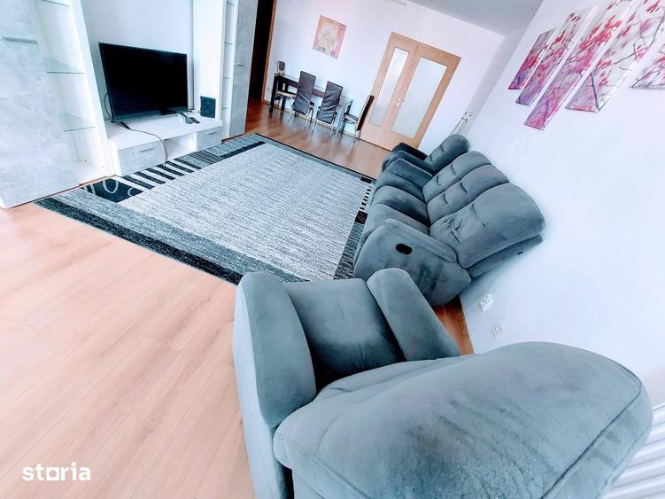 Apartament cu 4 camere semidecomandat în Central