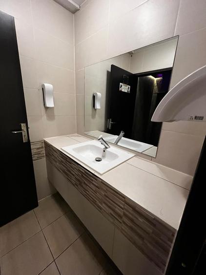 Spațiu comercial, de 80 mp, în Central