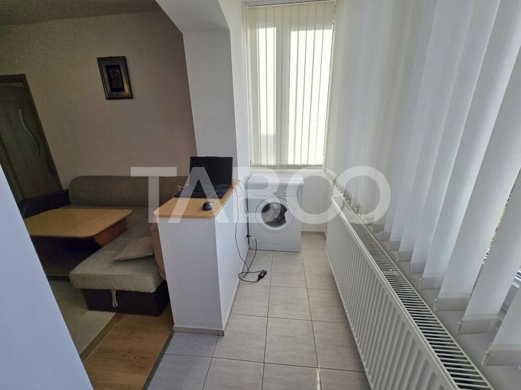 Apartament cu 3 camere semidecomandat, mobilat în Mihai Viteazul