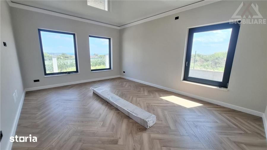 Casă cu 4 camere cu Teren 400 Mp în Rediu