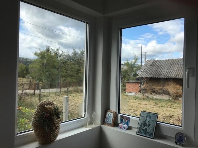 Casă cu 2 camere cu Teren 1200 Mp în Central