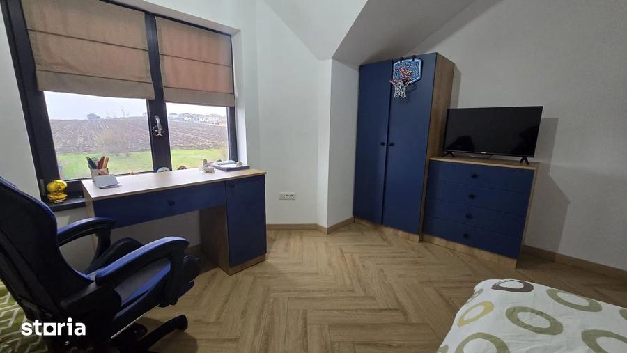 Casă cu 5 camere cu Teren 510 Mp în Rediu