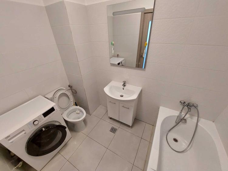 Apartament cu 2 camere decomandat în Roșu