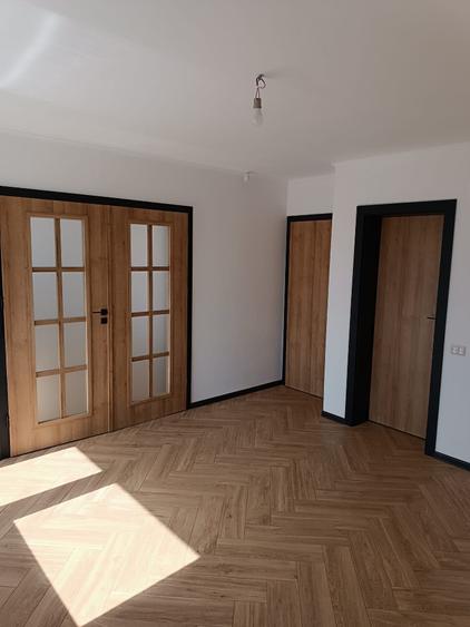 Casă cu 4 camere în Tărlungeni