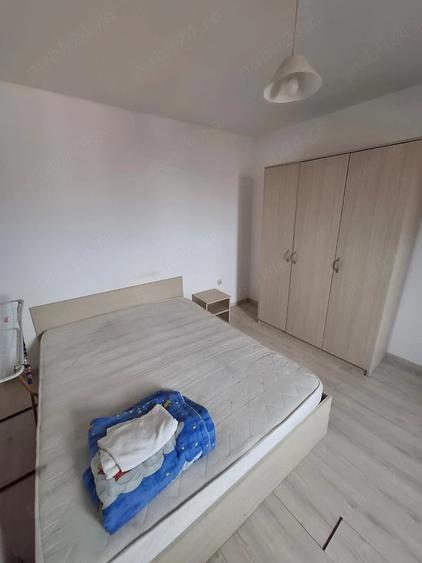 Apartament cu 6 camere decomandat în Central