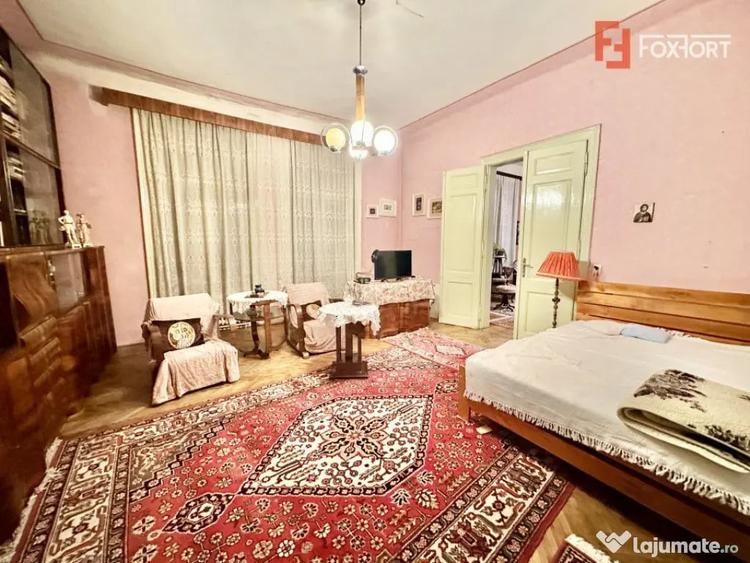 Apartament cu 4 camere decomandat în Exterior Vest