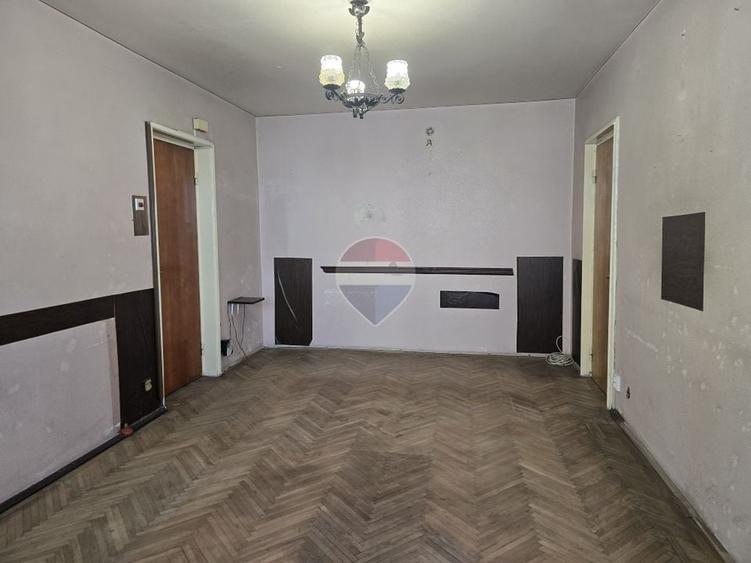 Apartament cu 2 camere semidecomandat în Titan