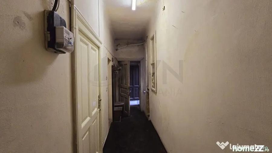Apartament cu 3 camere semidecomandat în Romană