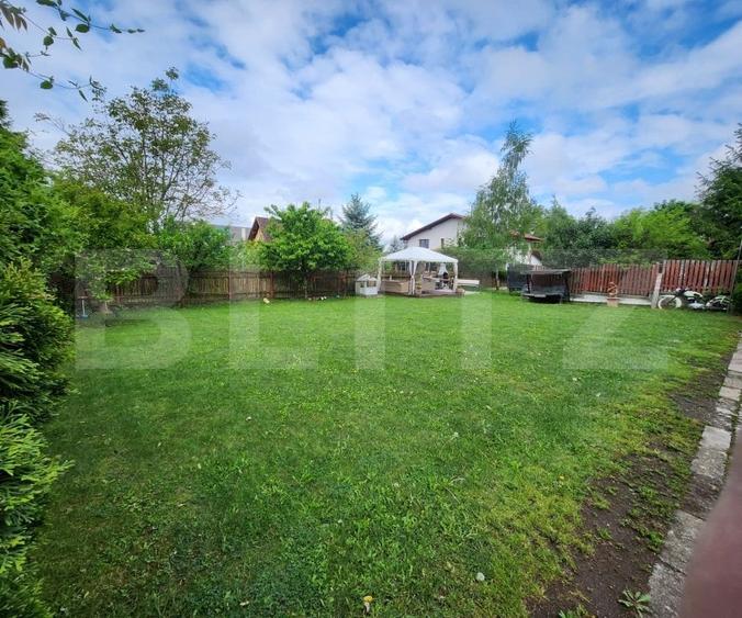 Casă individuală cu 12 camere cu Piscina în Platou