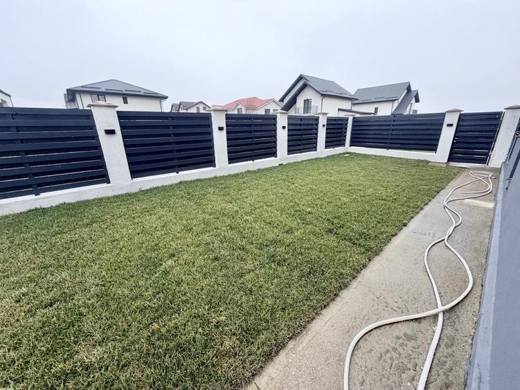 Duplex cu 5 camere cu Teren 242 Mp în Exterior Sud