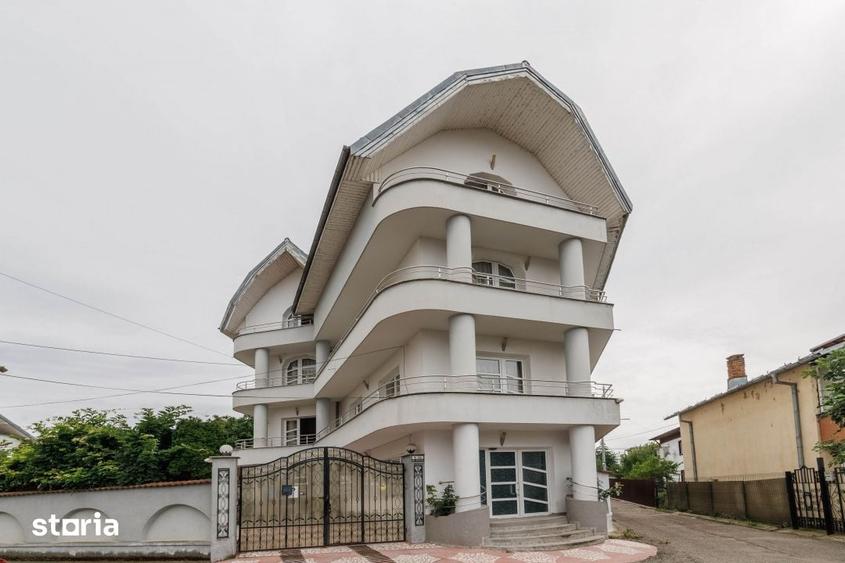 Casă cu 9 camere cu Teren 224 Mp în Găvana