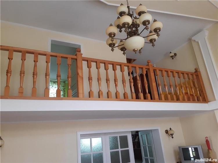 Casă cu 11 camere în Nucet