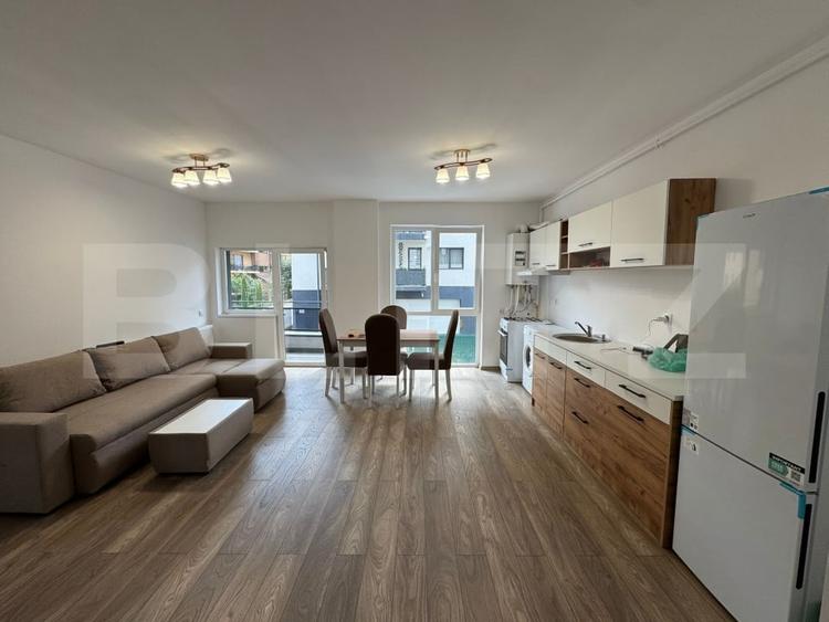 Apartament cu 3 camere semidecomandat, mobilat în Florești