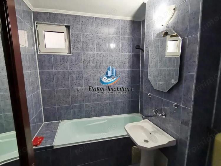 Apartament cu 2 camere decomandat în Precista