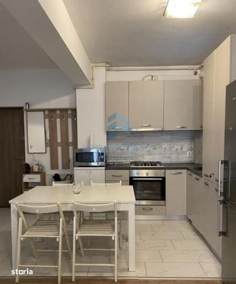 Apartament cu 2 camere semidecomandat în Jiului