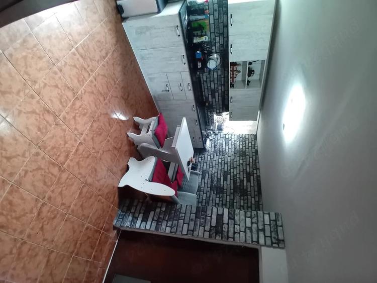 Casă cu 5 camere cu Teren 756 Mp în Central