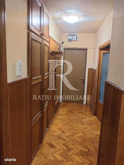 Apartament cu 3 camere decomandat în Central