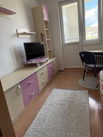 Apartament cu 3 camere decomandat în Dacia